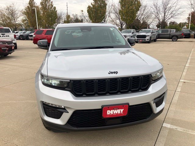 Certified Used 2023 Silver Zynith Jeep Limited image 4