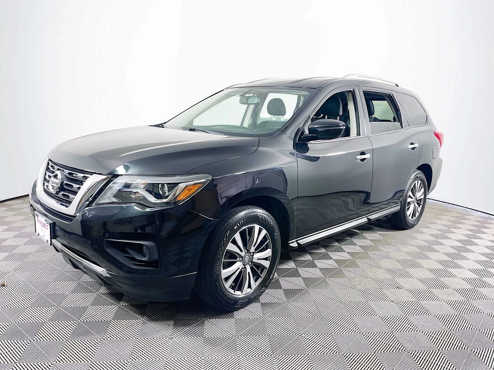 2019 Nissan Pathfinder SV 4WD's photo