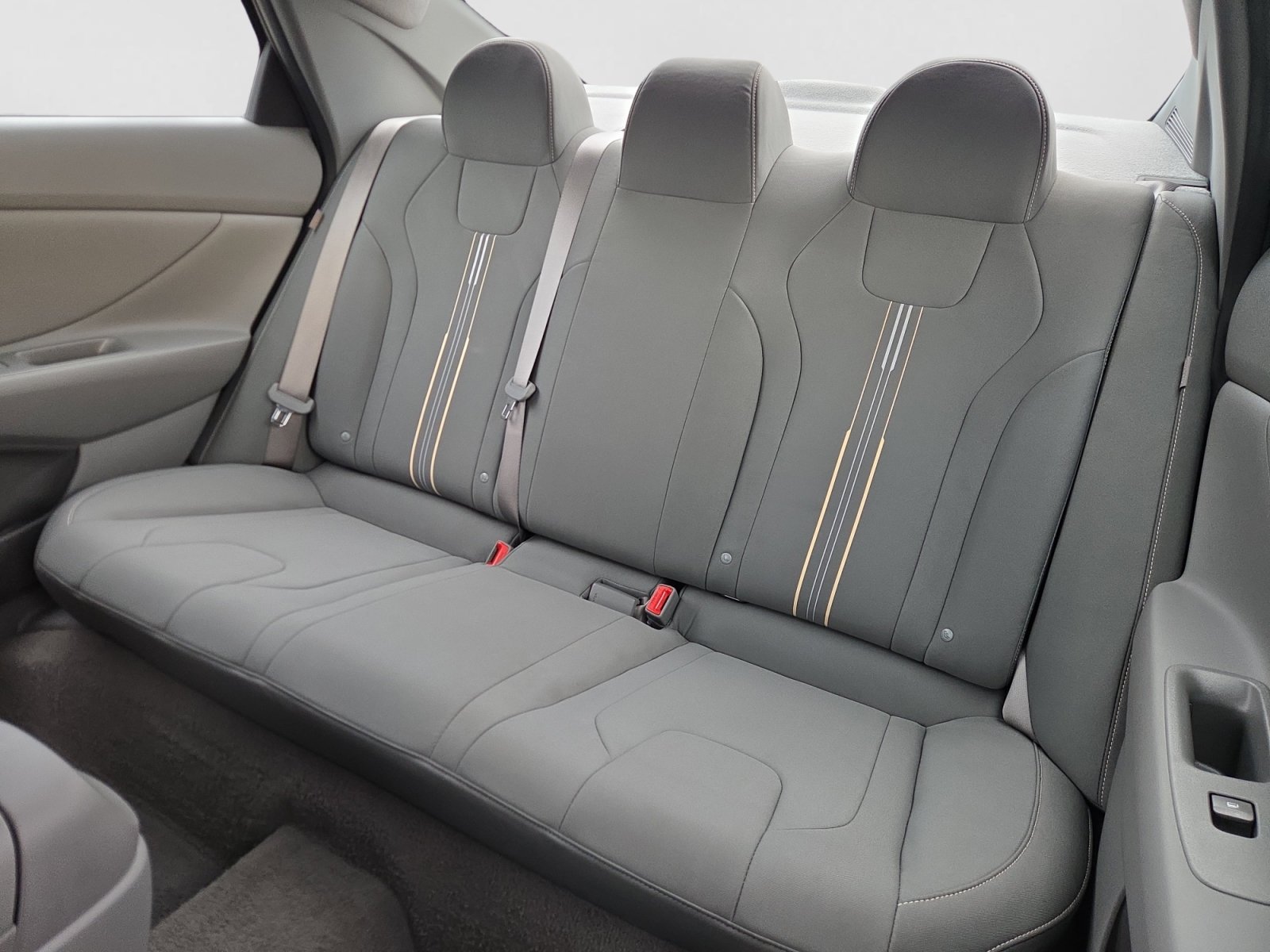 2026 Hyundai Elantra SEL Sport - Photo 13