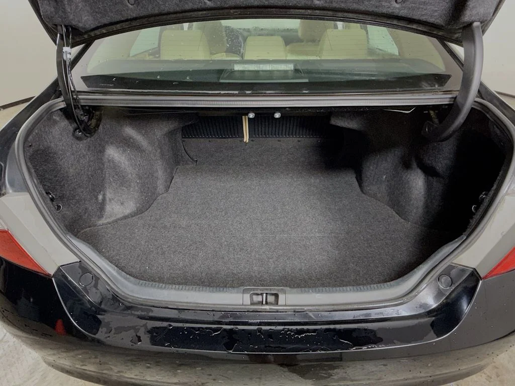 Used 2015 Black Toyota  image 26