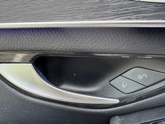 Used 2021 Black Mercedes-Benz GLC 300 image 9