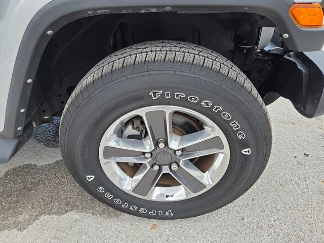 Used 2022 Silver Jeep Unlimited Sahara image 18