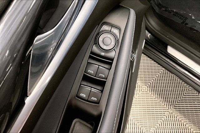 Used 2024 Ebony Twilight Metallic Buick Essence image 31