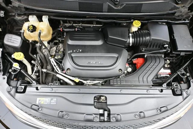 Used 2020 Gray Chrysler Touring L image 37