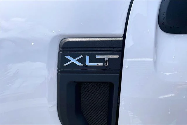 New 2026 Oxford White Ford XLT image 9