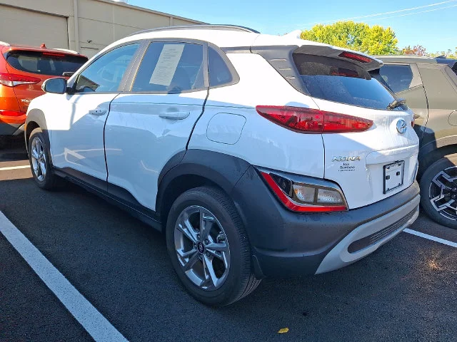 Used 2023 White Hyundai SEL image 3