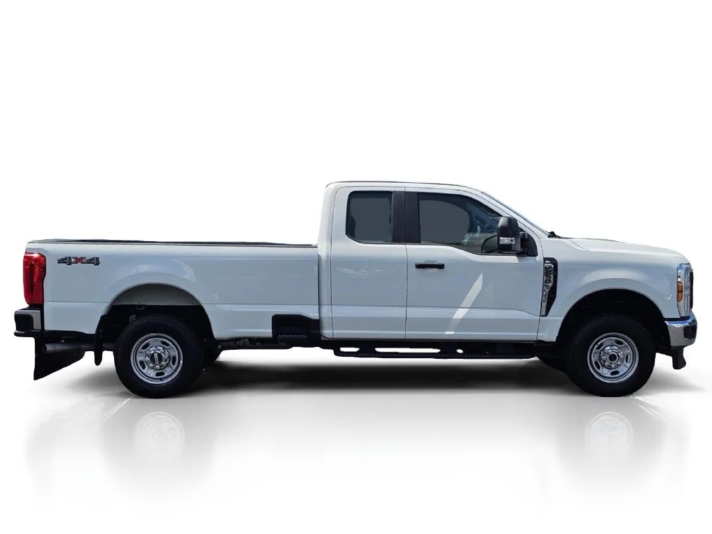 Used 2026 Oxford White Ford XL image 8