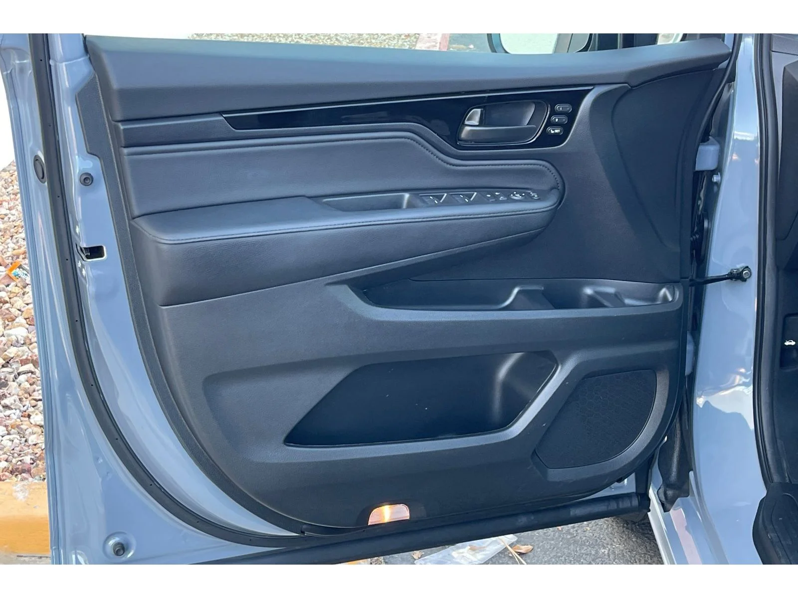 Used 2025 SONIC GRAY PEARL Honda Touring image 11