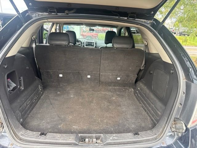 Used 2010  Ford Limited image 22