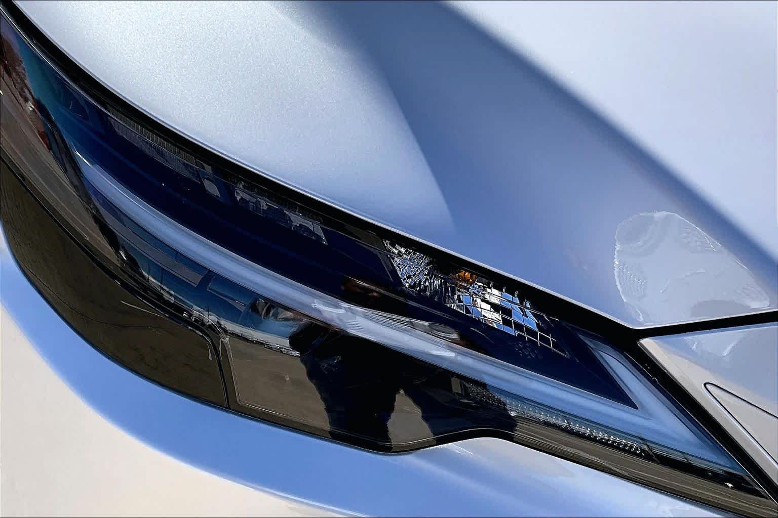 Used 2025 Eminent White Pearl Lexus Premium image 28