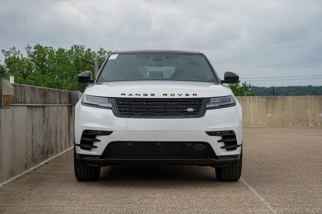 New 2026 Ostuni Pearl White Land Rover Dynamic SE image 4