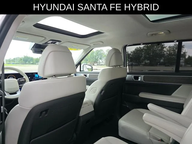 Used 2025 White Hyundai Calligraphy image 21