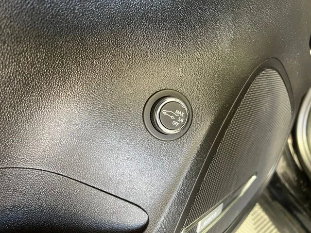 Used 2022 Black Buick Essence image 15