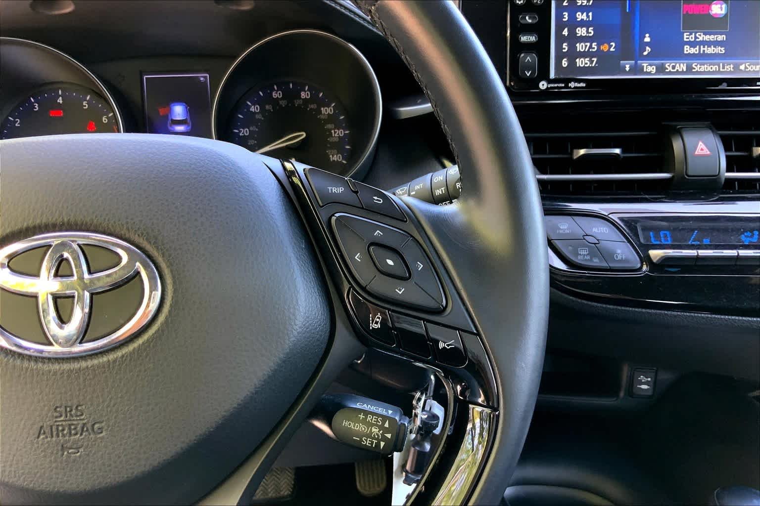 Used 2018 Blizzard Pearl Toyota XLE image 20