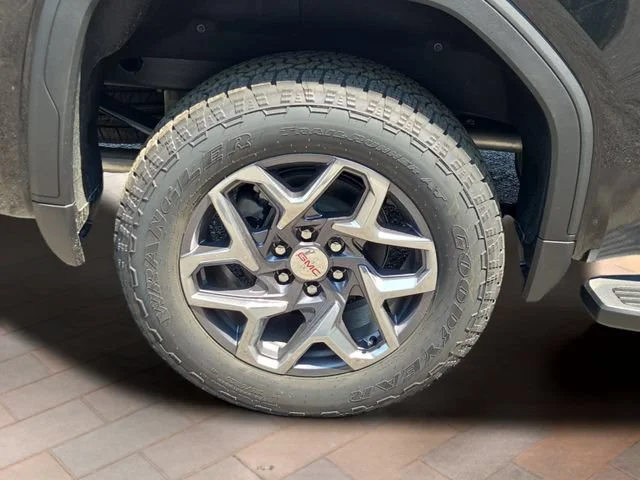 2026 GMC Sierra 1500 SLT - Photo 21