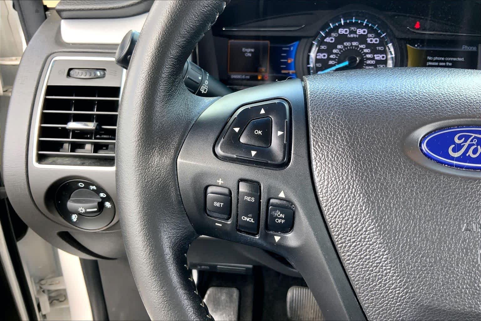 Used 2014 White Platinum Metallic Tri-Coat Ford SEL image 23