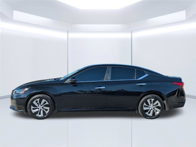 Used 2023 Black Nissan 2.5 S image 2