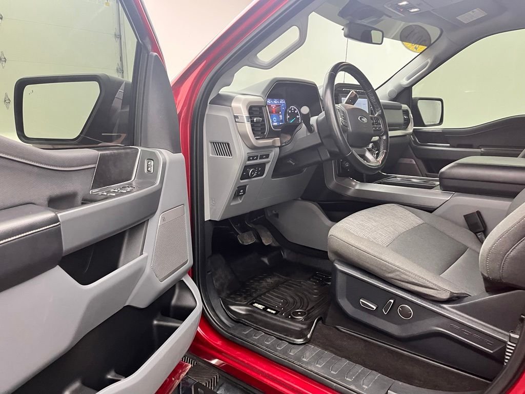 Used 2021 Rapid Red Metallic Tinted Clearcoat Ford XLT image 16