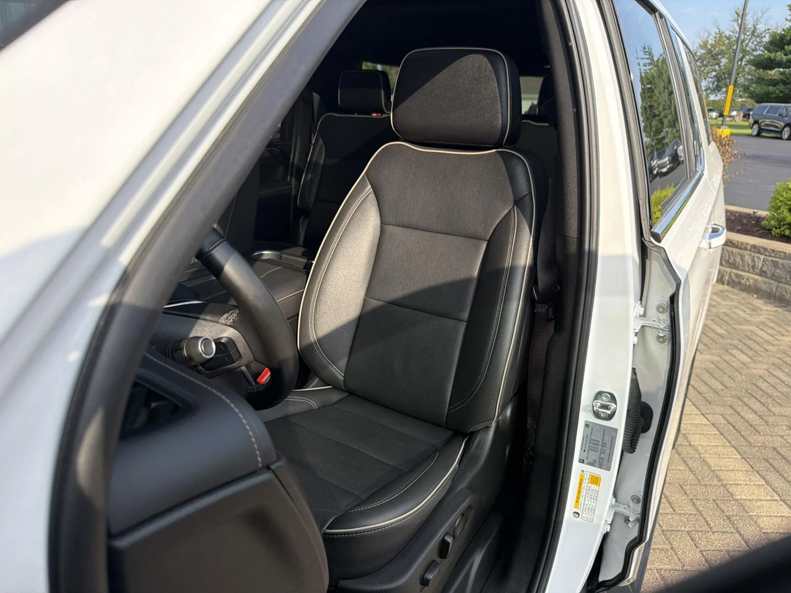 Used 2023 Summit White GMC SLT image 15