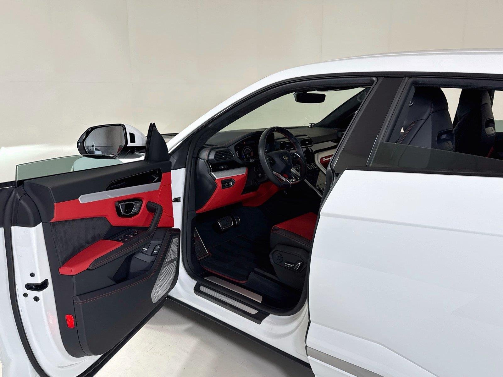 Used 2020 Bianco Icarus Metallic Lamborghini Carbon Bonnett | Custom Exhaust | Only 10K Miles image 12