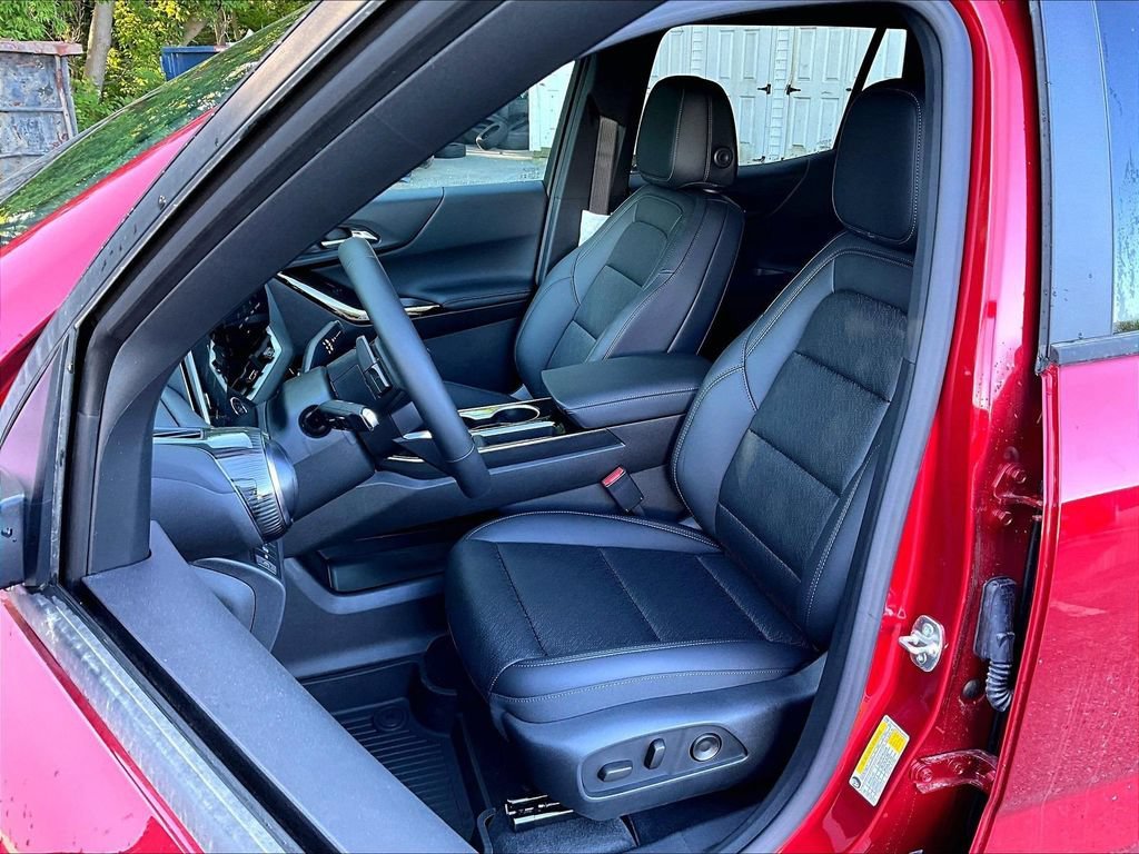 2027 Chevrolet Equinox LT - Photo 11
