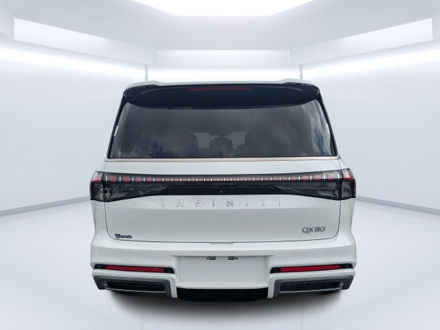 Used 2025 White INFINITI LUXE image 4