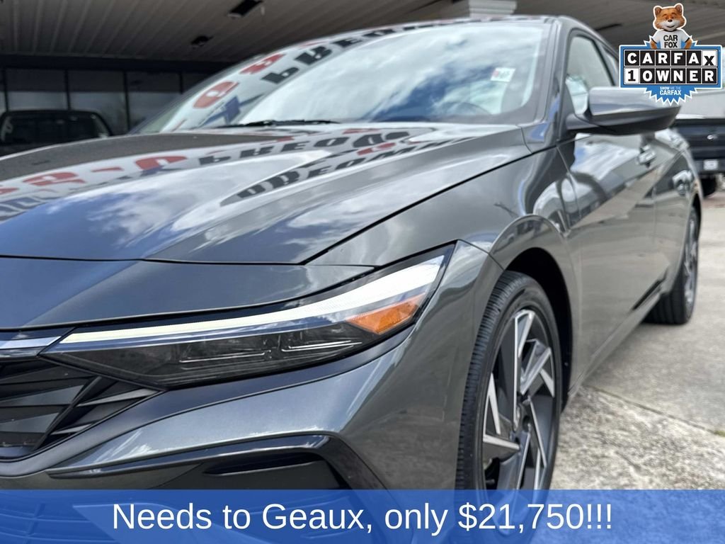Used 2025 Gray Hyundai SEL Convenience image 7