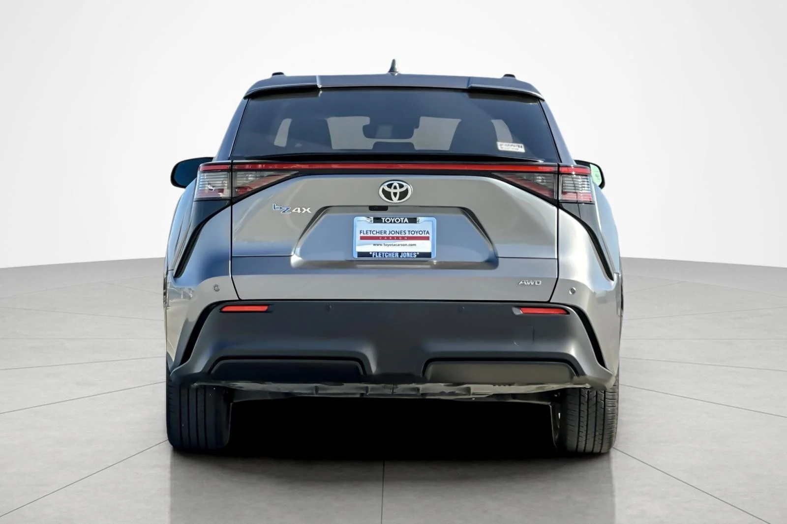 Certified Used 2023 PRECIOUS METAL Toyota XLE image 4