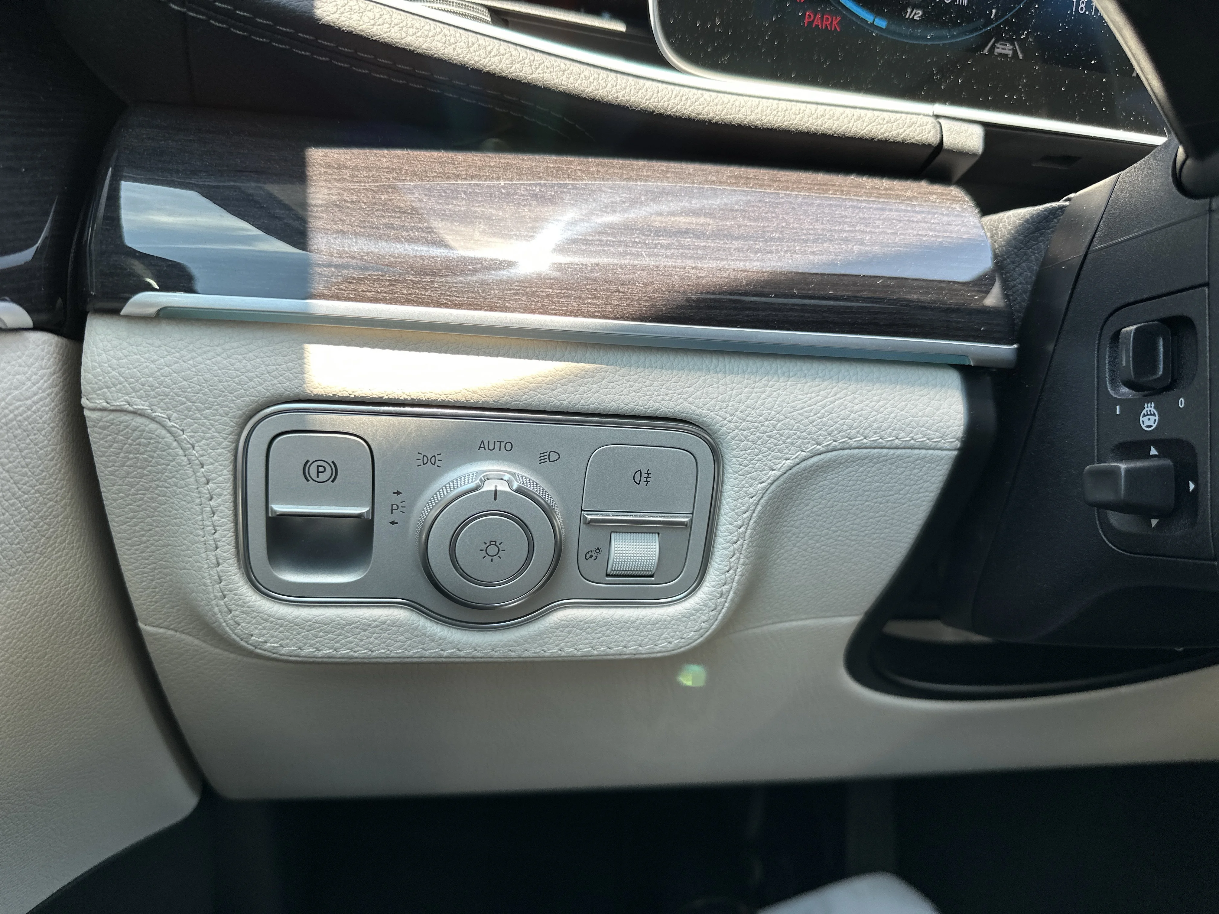 Used 2023 2023 Mercedes Benz Gle 580 4Matic® Mercedes-Benz GLE 580 image 37
