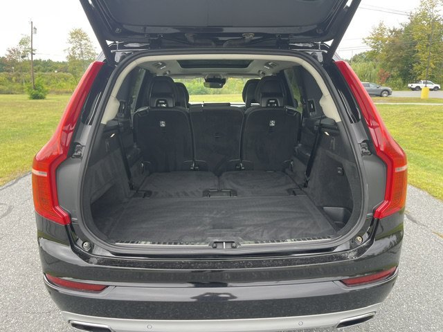 Used 2021 Black Volvo Momentum image 9