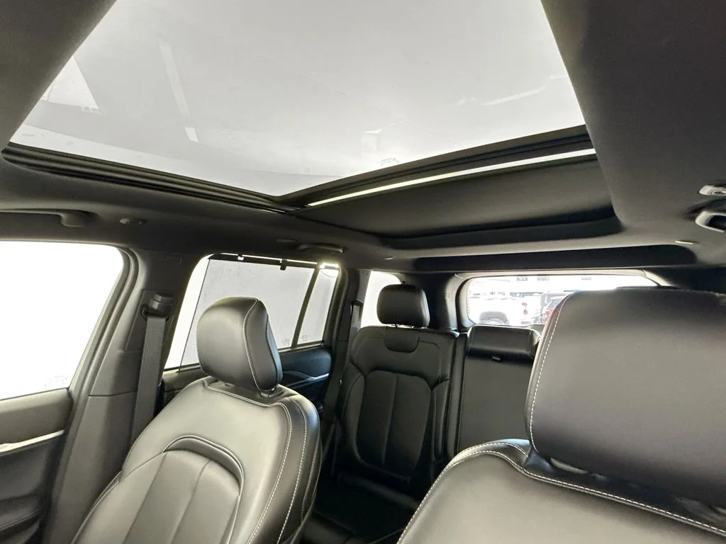 Used 2024 Silver Jeep 4xe image 22