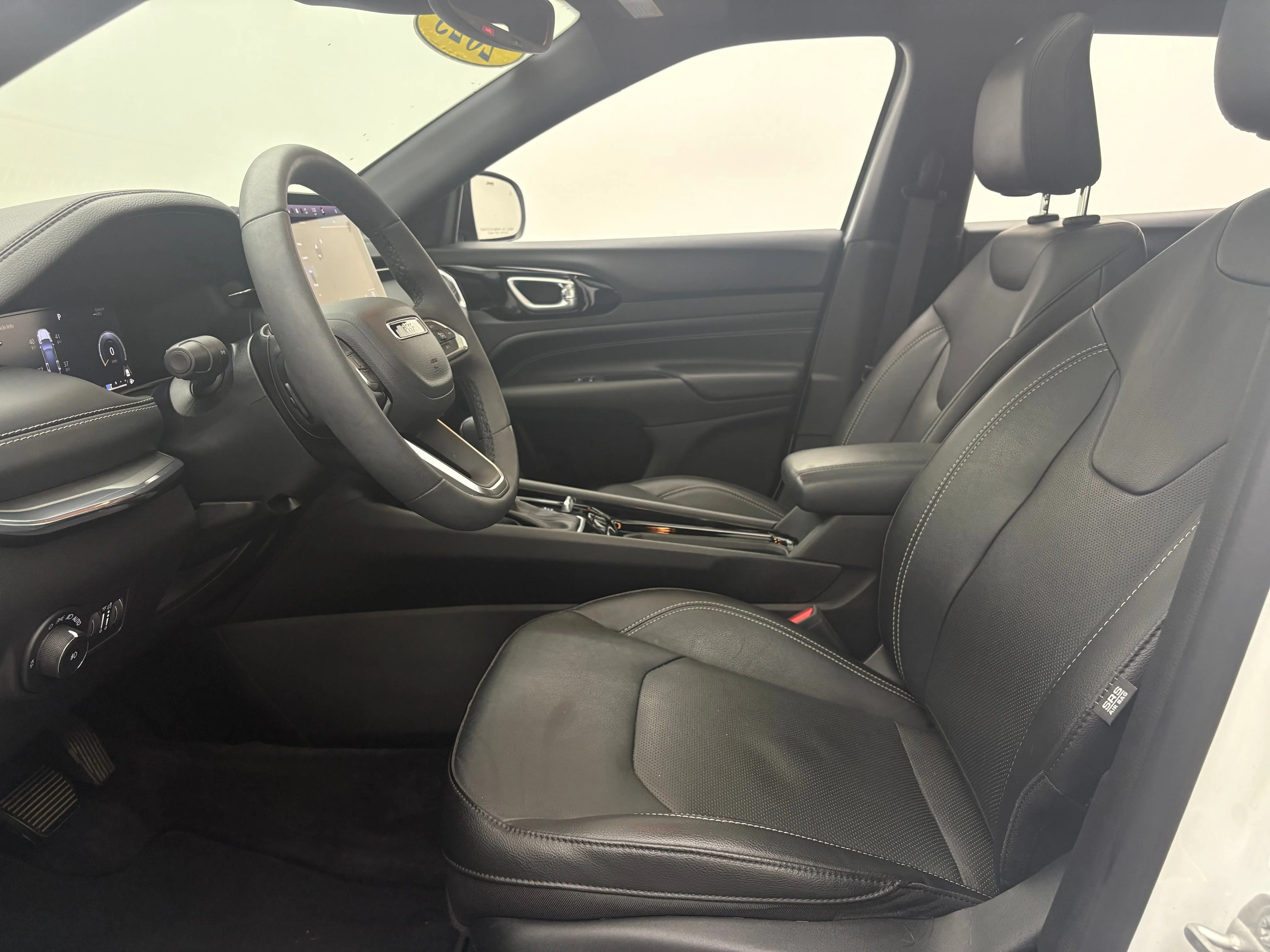 Used 2023 White Jeep High Altitude image 16