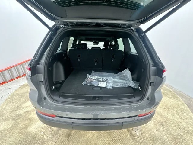 New 2027 Sting-Gray Clear-Coat Paint Jeep Laredo Altitude image 29