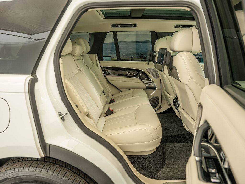 Used 2025 Fuji White Land Rover Autobiography image 36