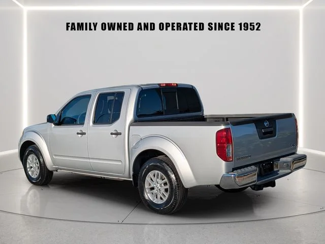Used 2018 Silver Nissan SV image 4