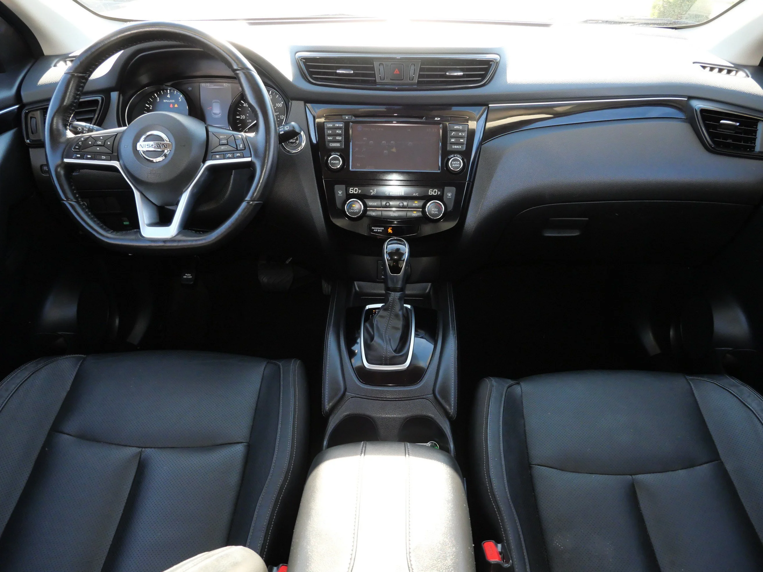 Used 2017 Gun Metallic Nissan SL image 10