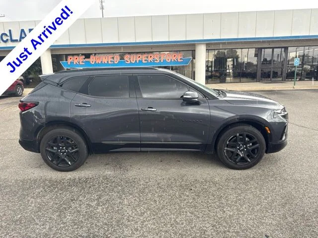Used 2021 Gray Chevrolet RS image 2