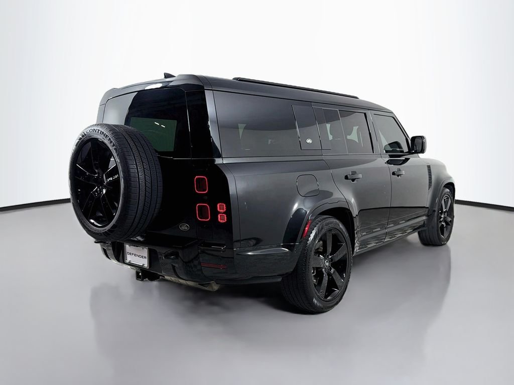 Certified Used 2023 Black Land Rover X-Dynamic SE image 5