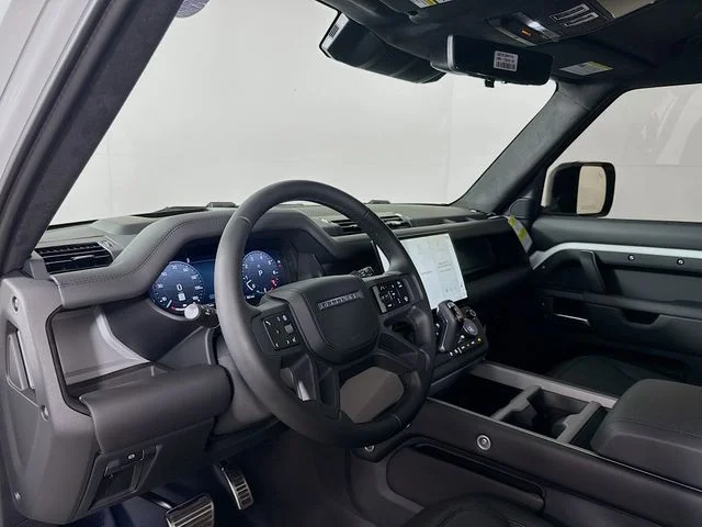 2026 Land Rover Defender V8 - Photo 9