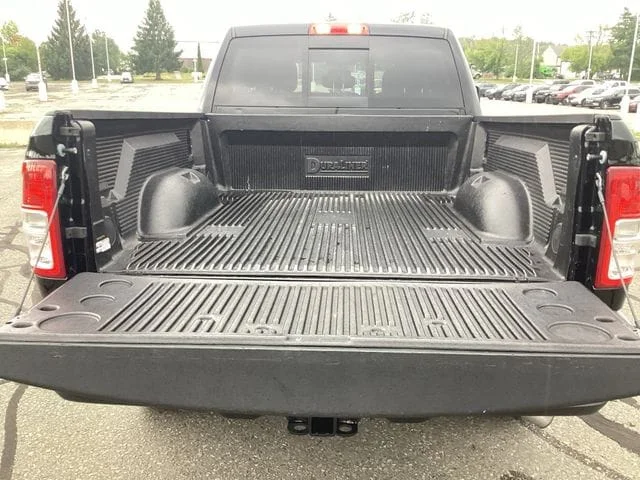 Certified Used 2024 Diamond Black Ram Tradesman image 18