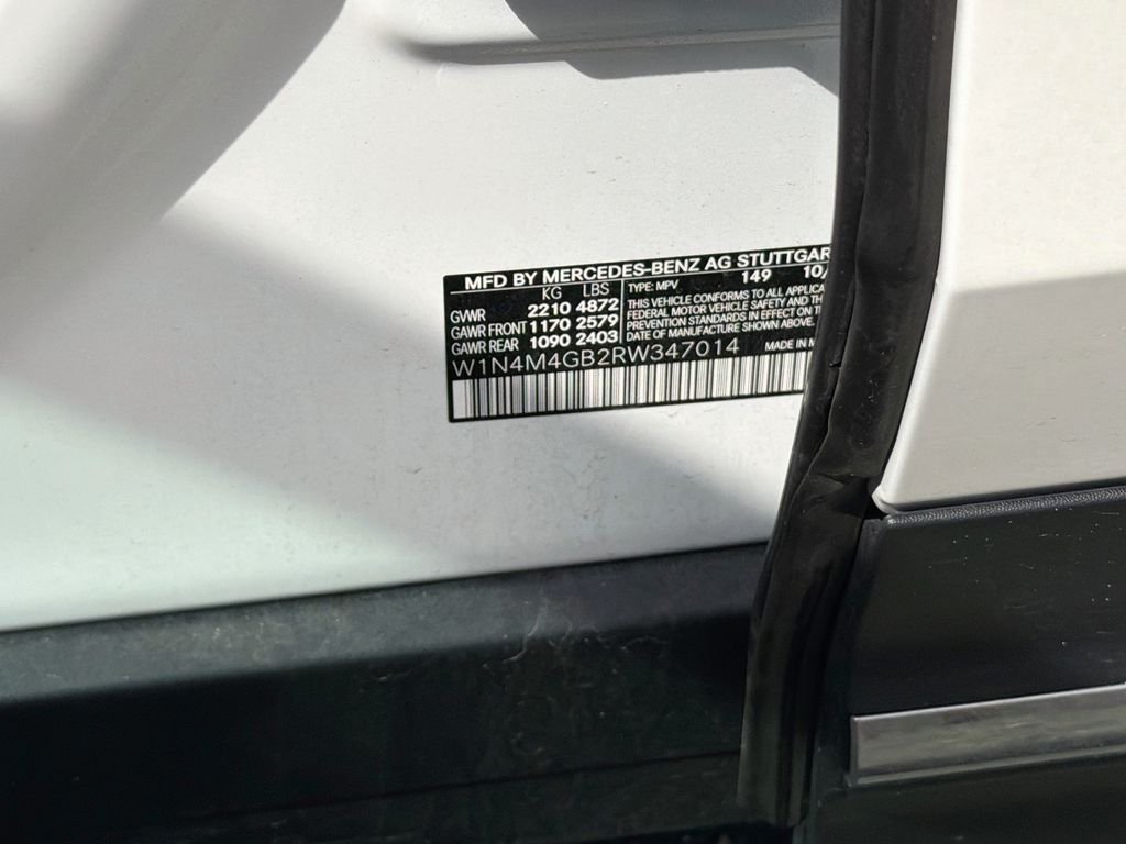 Used 2024 White Mercedes-Benz GLB 250 image 32