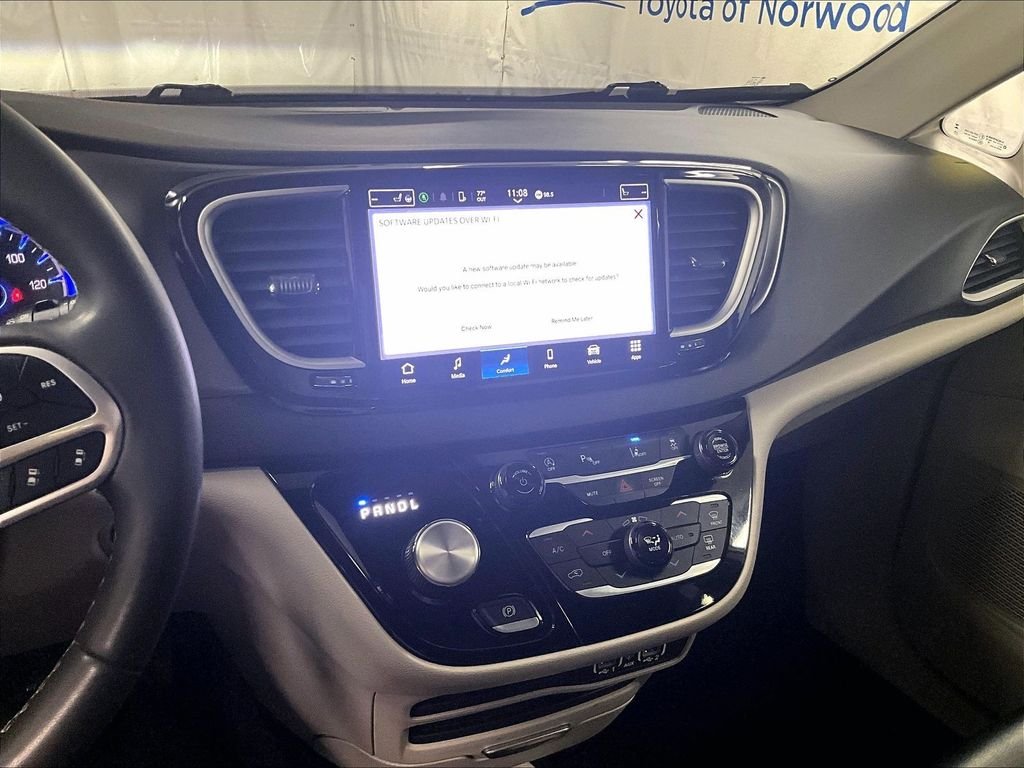 Used 2023 Silver Chrysler Touring L image 25
