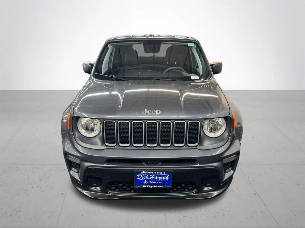 Used 2023 Gray Jeep Latitude image 12