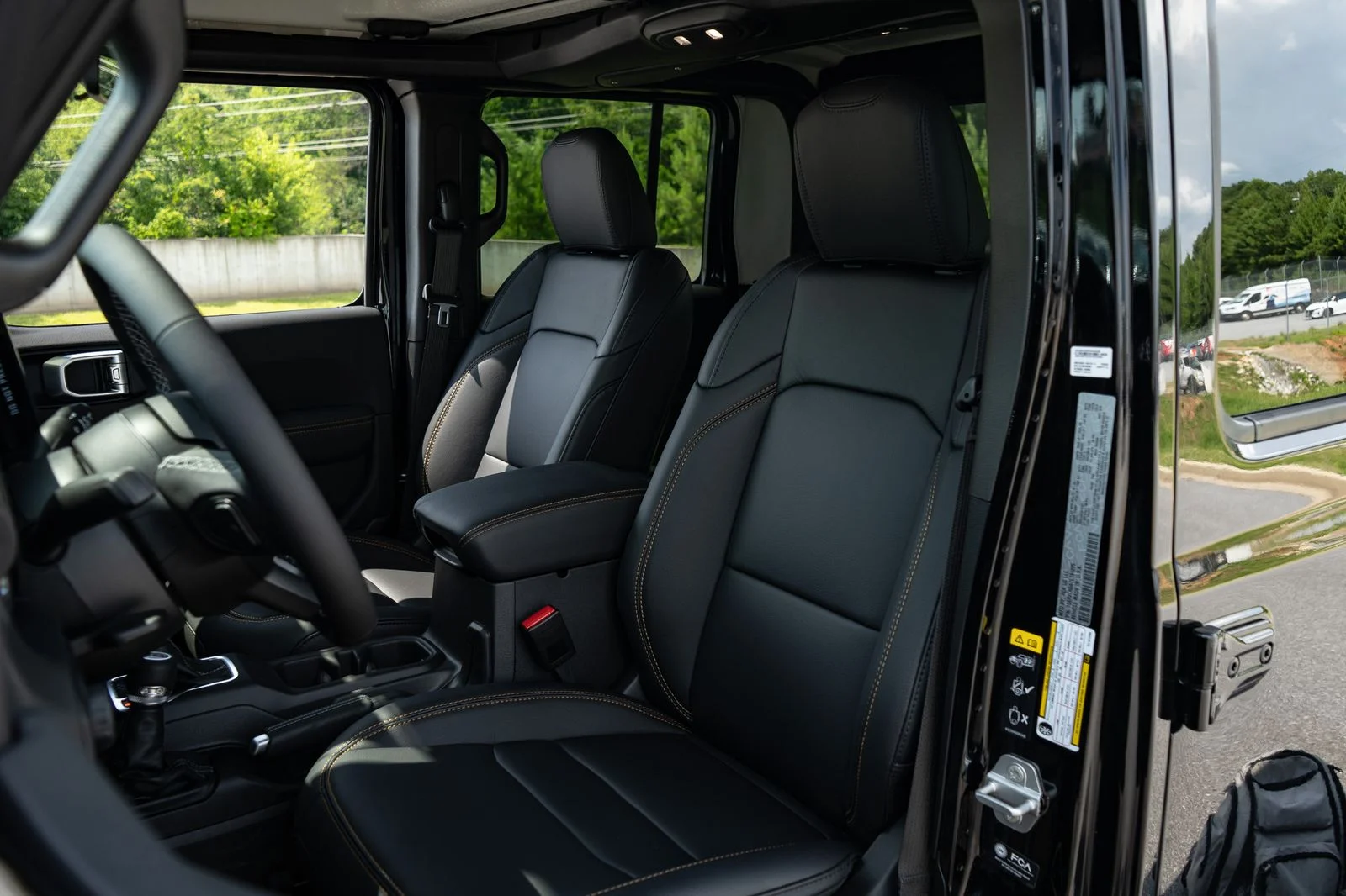 New 2026 Black Clear-Coat Exterior Paint Jeep Sahara image 15