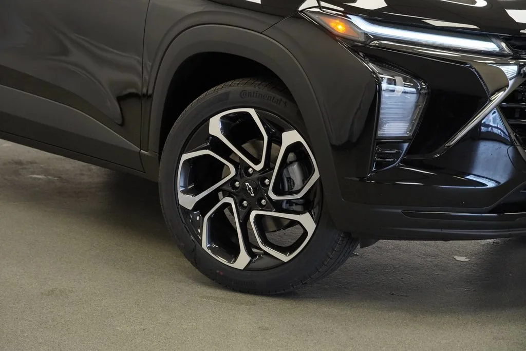 New 2026 Mosaic Black Metallic Chevrolet 2RS image 9