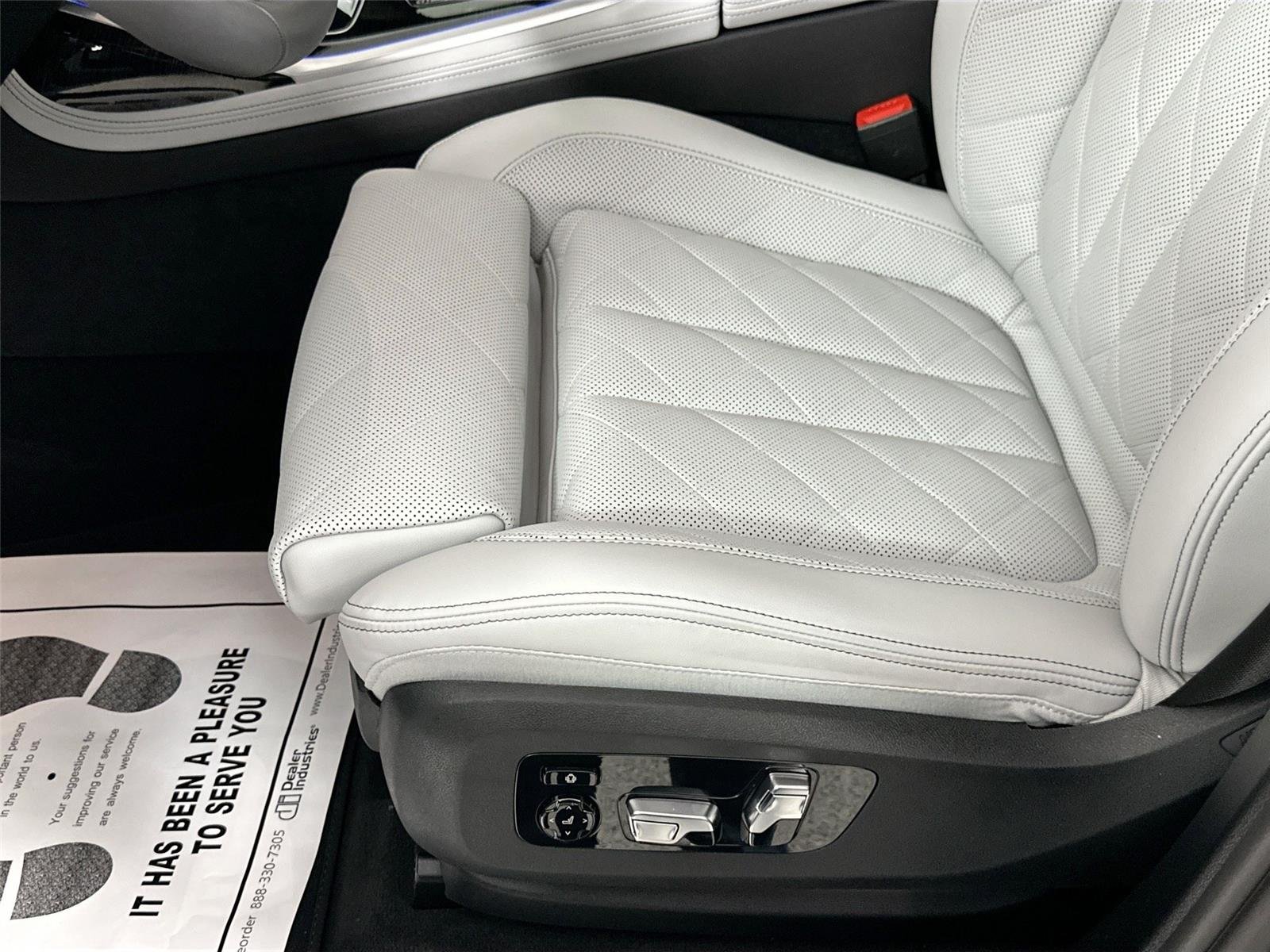 2026 BMW X7 40i - Photo 21
