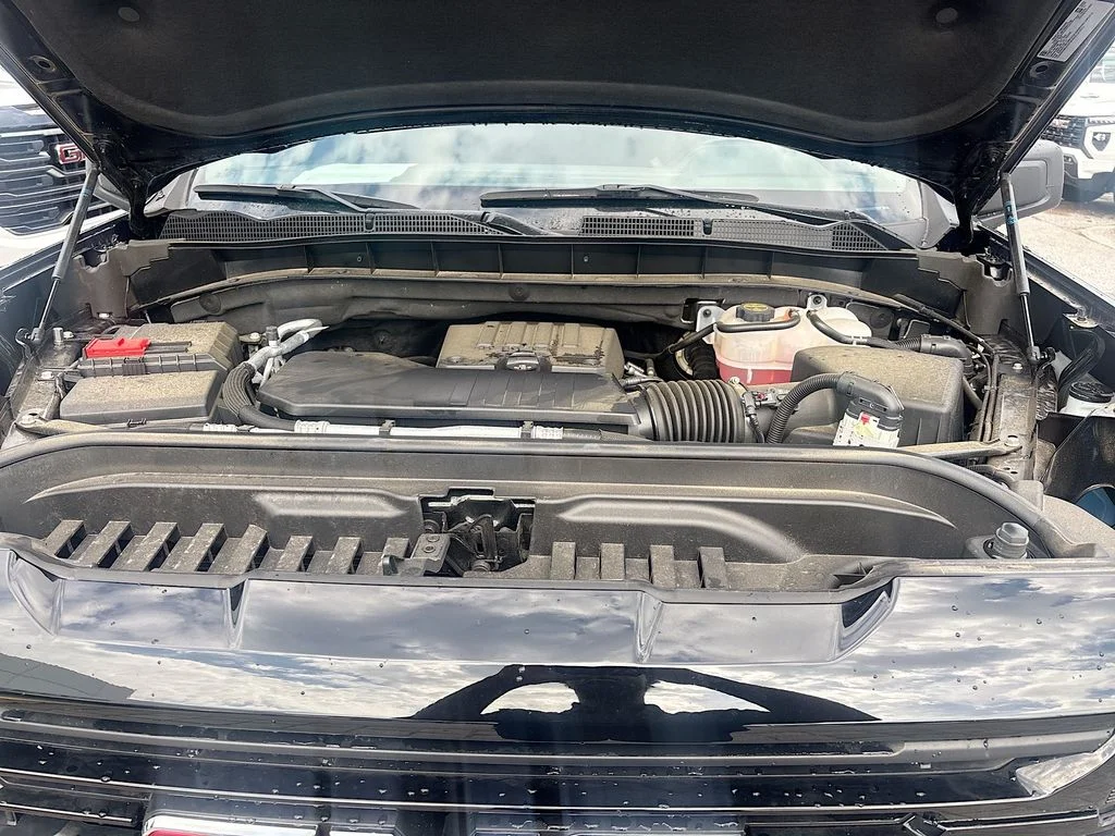 Used 2025 Onyx Black GMC Elevation image 32