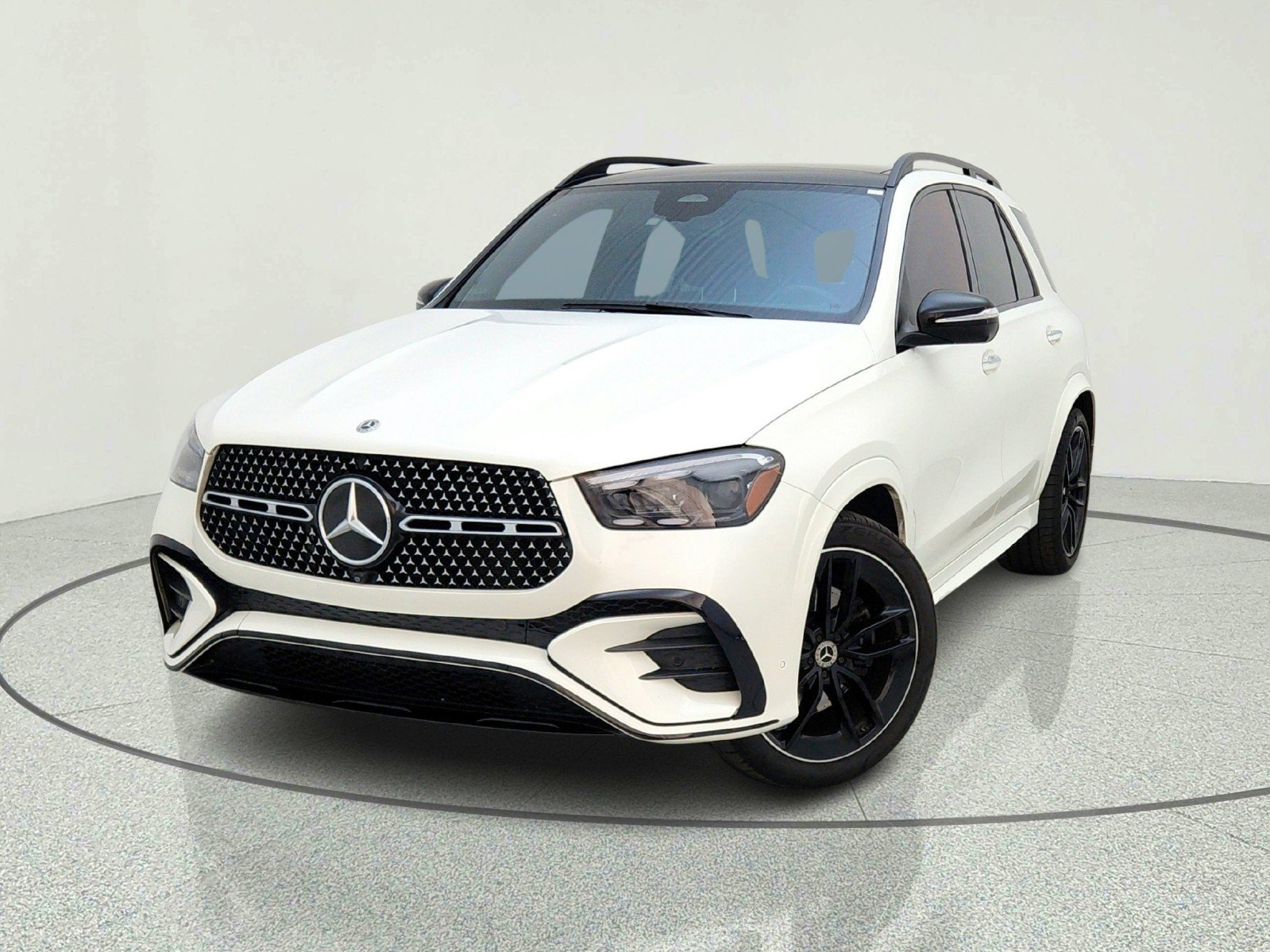 Certified Used 2024 MANUFAKTUR Diamond White Metallic Mercedes-Benz GLE 450 image 3