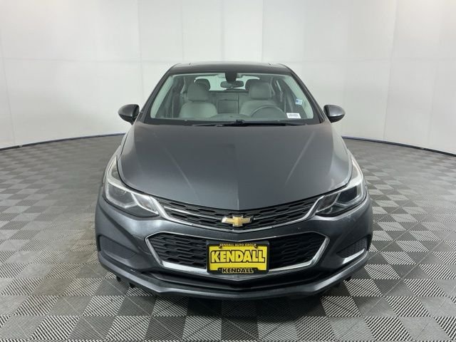 Used 2018 Chevrolet Cruze LT with VIN 3G1BE6SM8JS585944 for sale in Marysville, WA