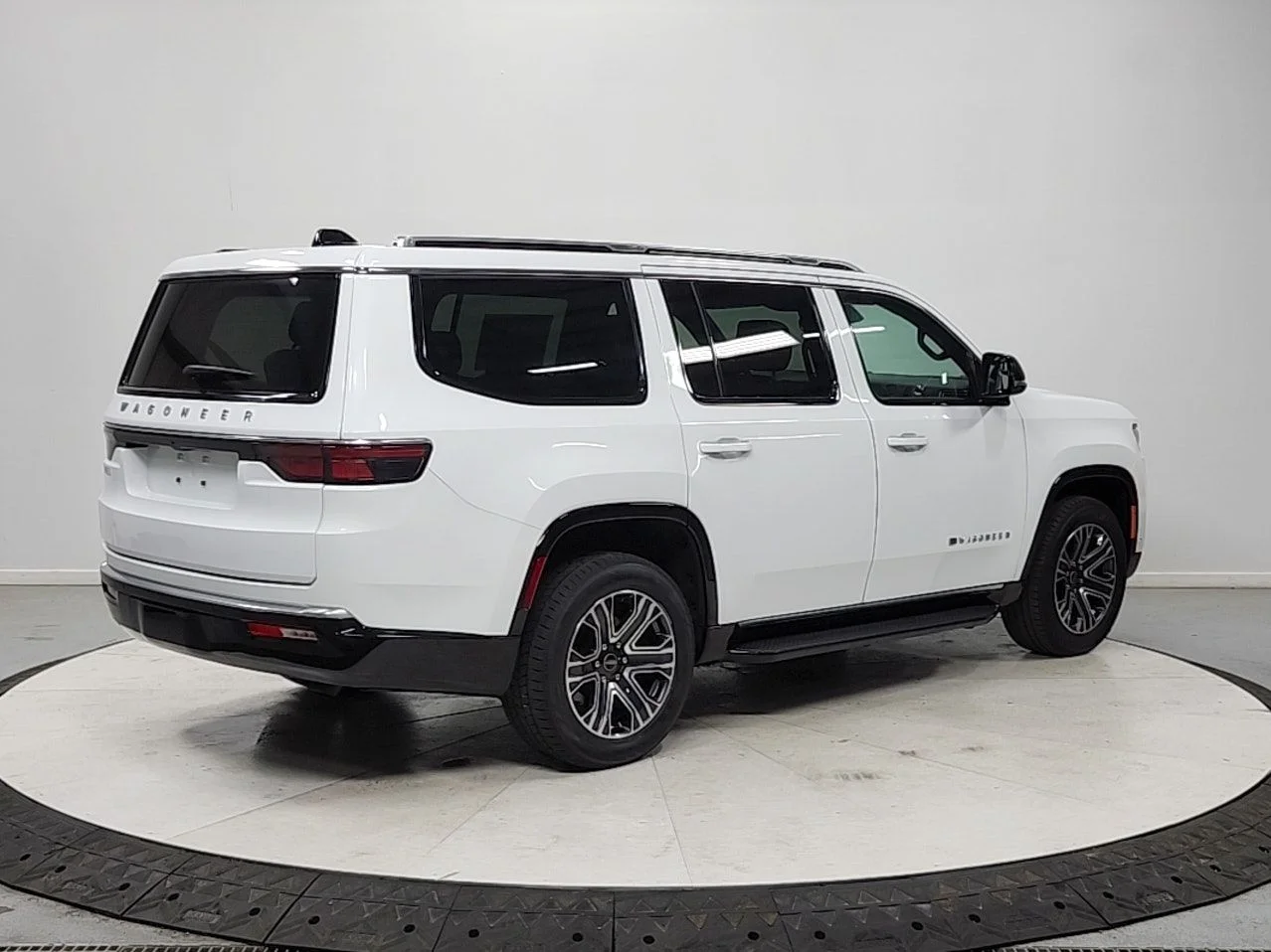 Used 2025 Bright White Clearcoat Jeep Base image 7